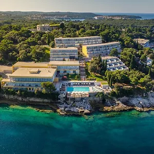 Pribjeći Splendid, Pula